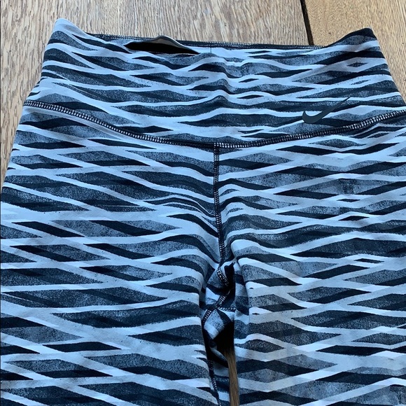 Nike Dri-fit legging - Picture 1 of 3